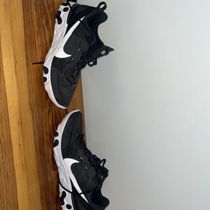 Nike React